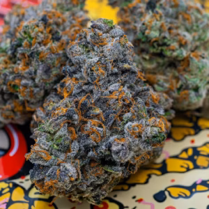 Flower District Ethanol high-potency indica-dominant hybrid strain